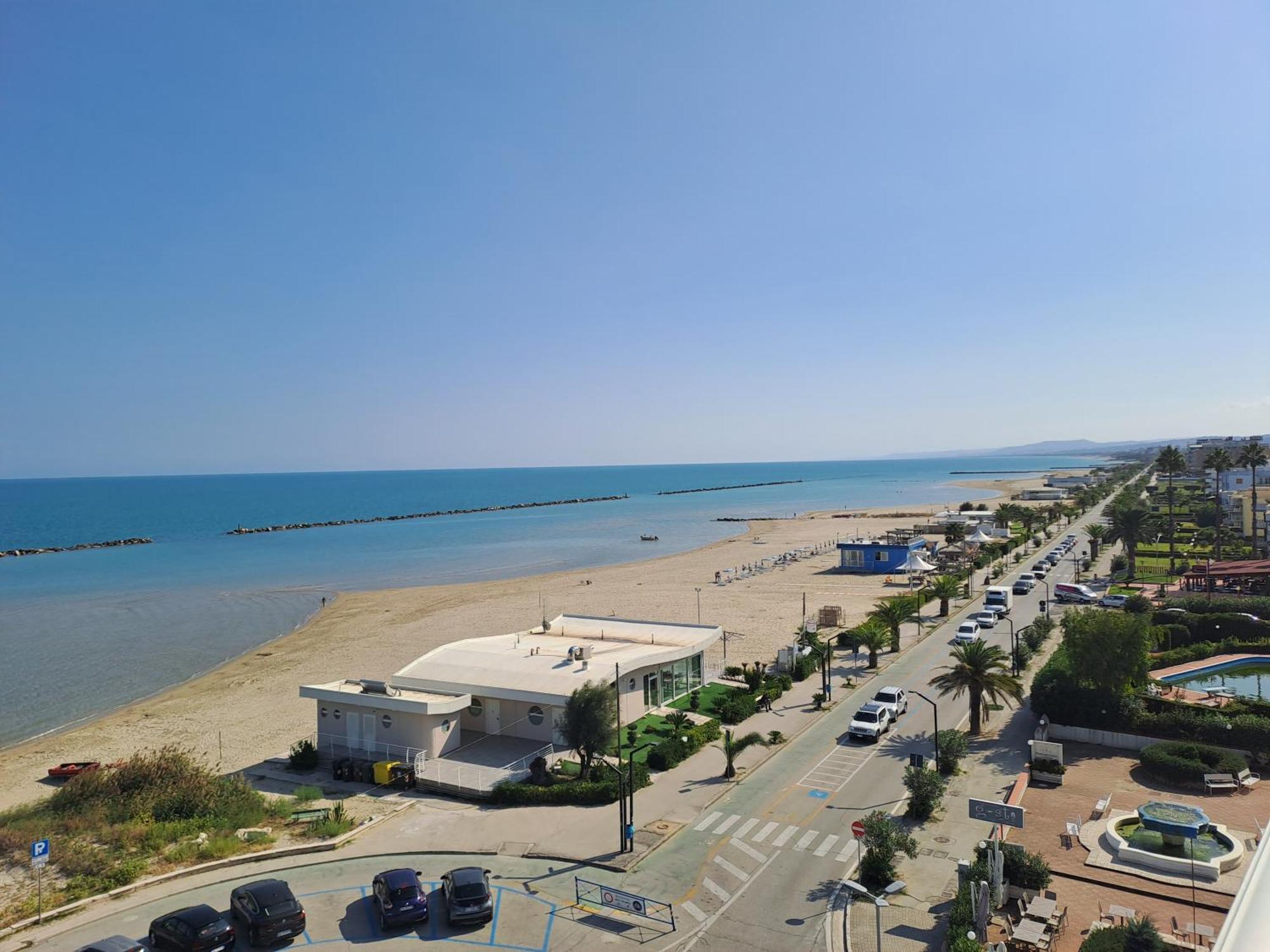 Attico Fronte Mare Apartamento Martinsicuro Exterior foto