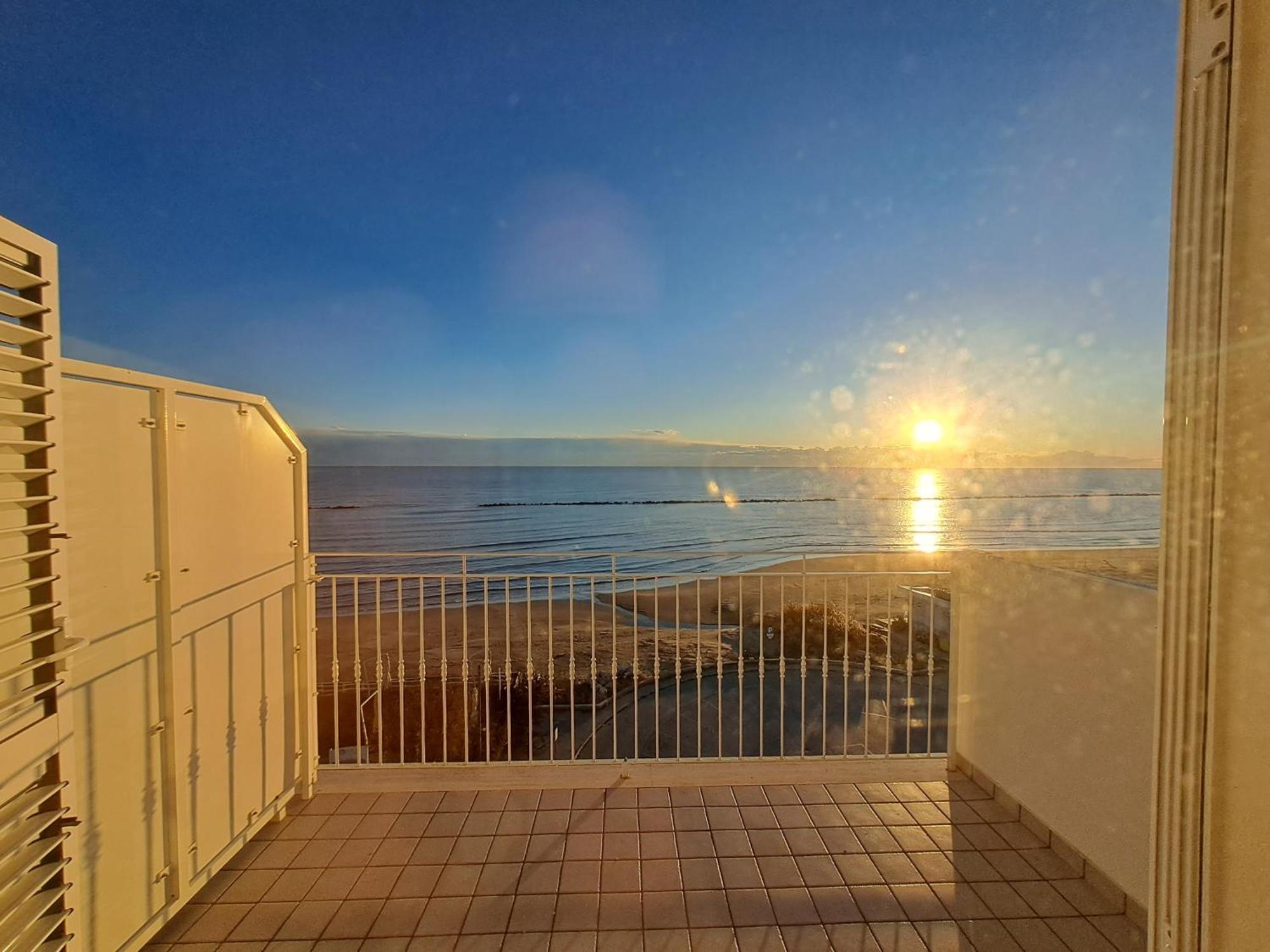 Attico Fronte Mare Apartamento Martinsicuro Exterior foto